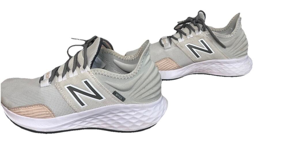 FIGS x New Balance ROAV in Cream W 4.5 Nurse Work Hospital Comfort Shift Minimal